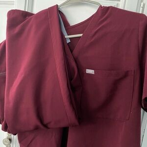 Figs Burgundy Scrub Set